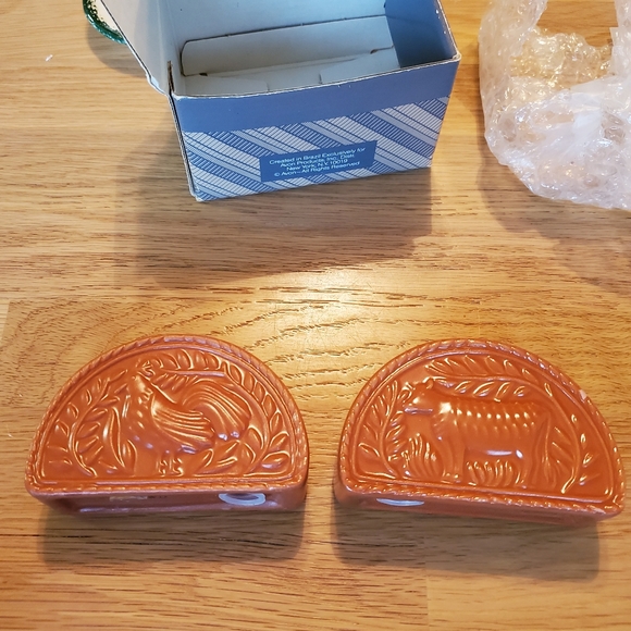 NEW Avon Terra Cotta Salt n Pepper Shakers Cow Rooster Weiss - Picture 4 of 11